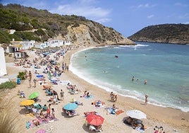 Muere una mujer de 34 años en Jávea tras caer de su barco y sufrir graves heridas con la hélice