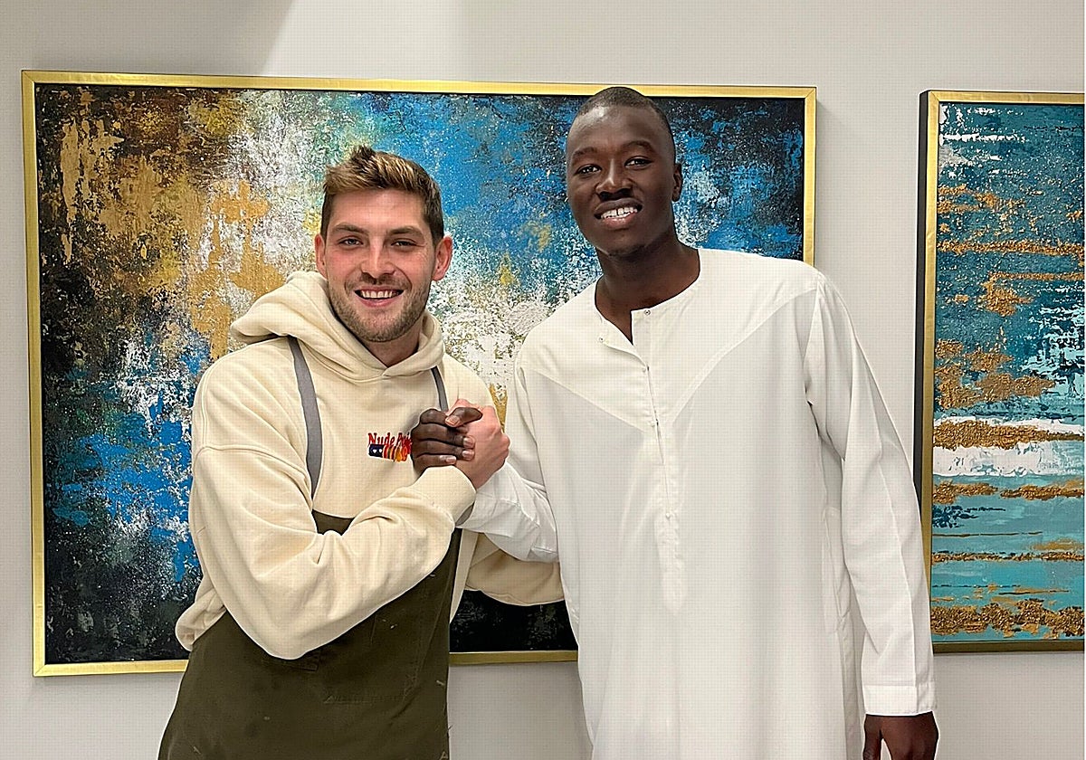 Imagen del cocinero Lucas Rivera y el futbolista del Villarreal Pape Gueye