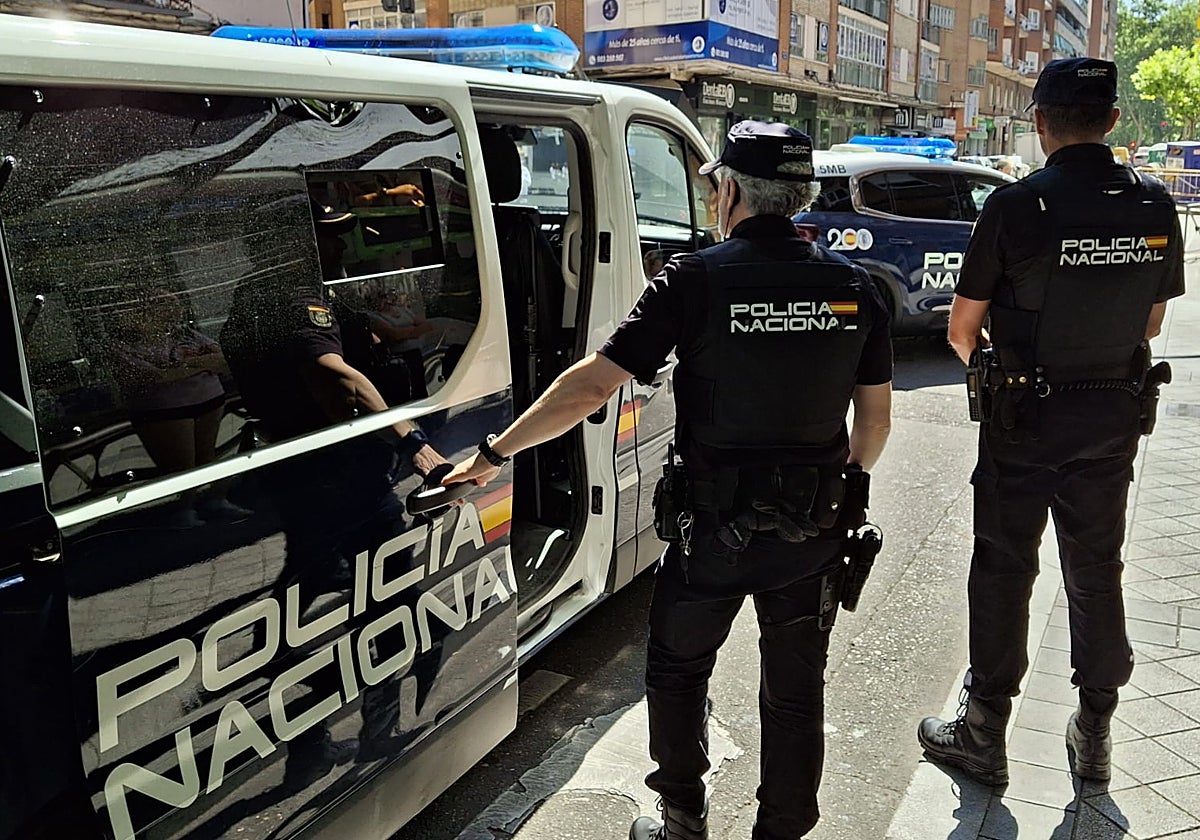 Agentes de la Policía Nacional