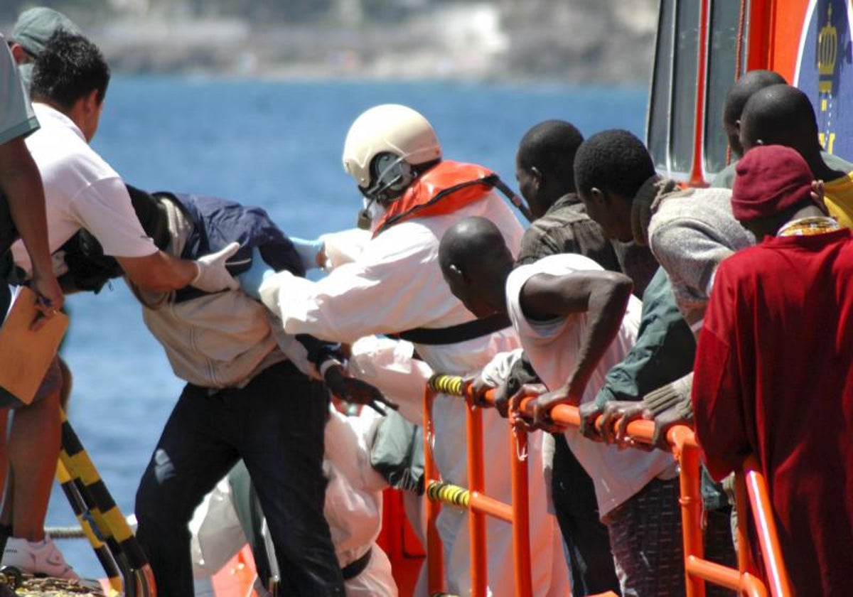 El Gobierno incumple su promesa y retrasa otro mes el reparto de menores desde Canarias