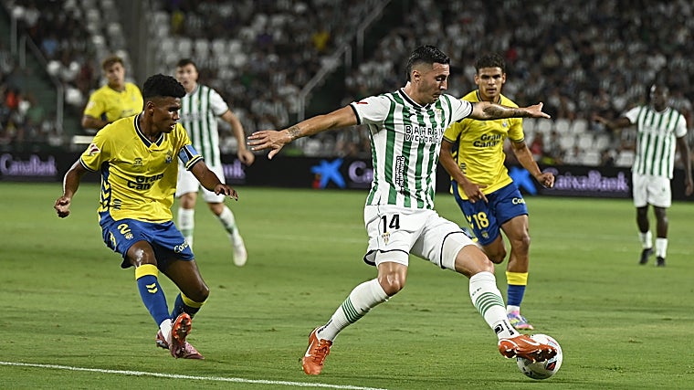 El Córdoba CF pasa un mal rato ante Las Palmas (1-3)