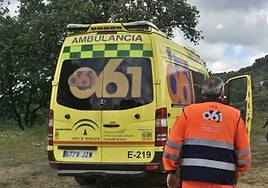 Un hombre muere y su hijo resulta herido al volcar su furgoneta en un camino rural