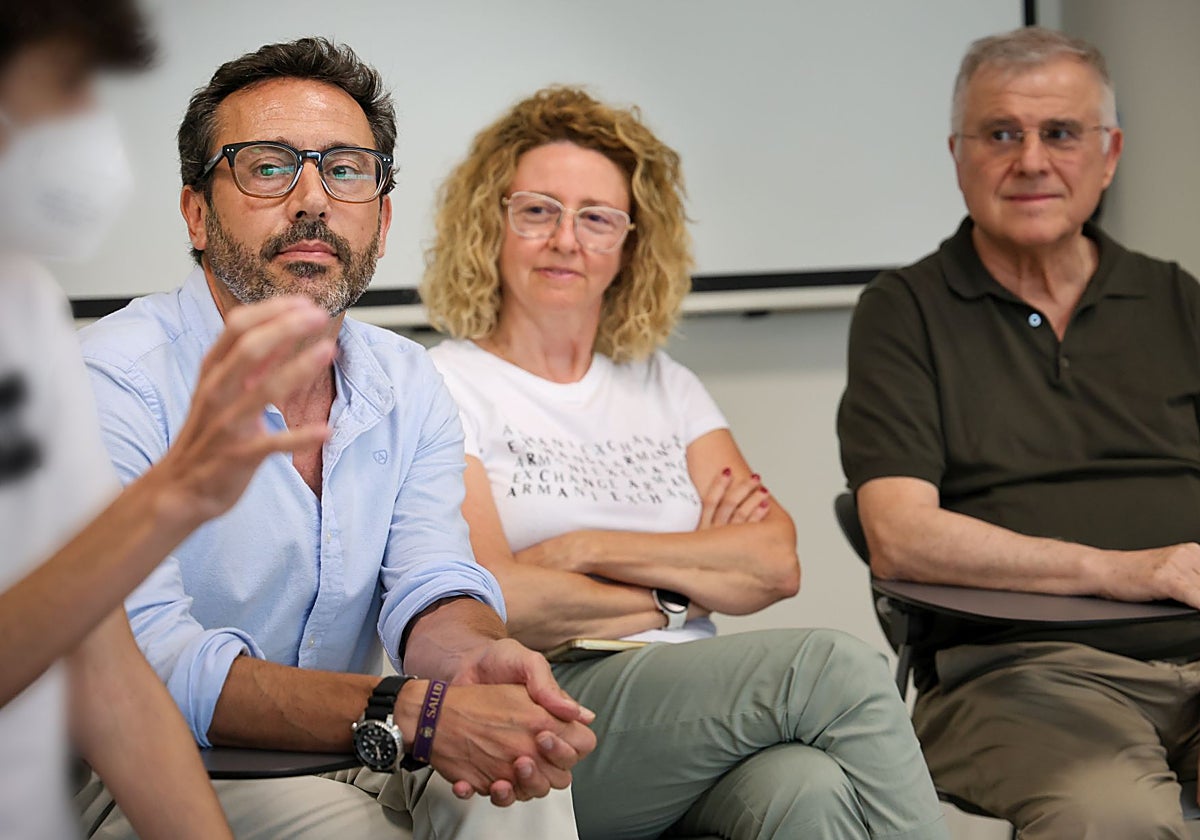 Imagen del paciente Albert Casanova (izquierda) junto a la doctora Amparo Pérez