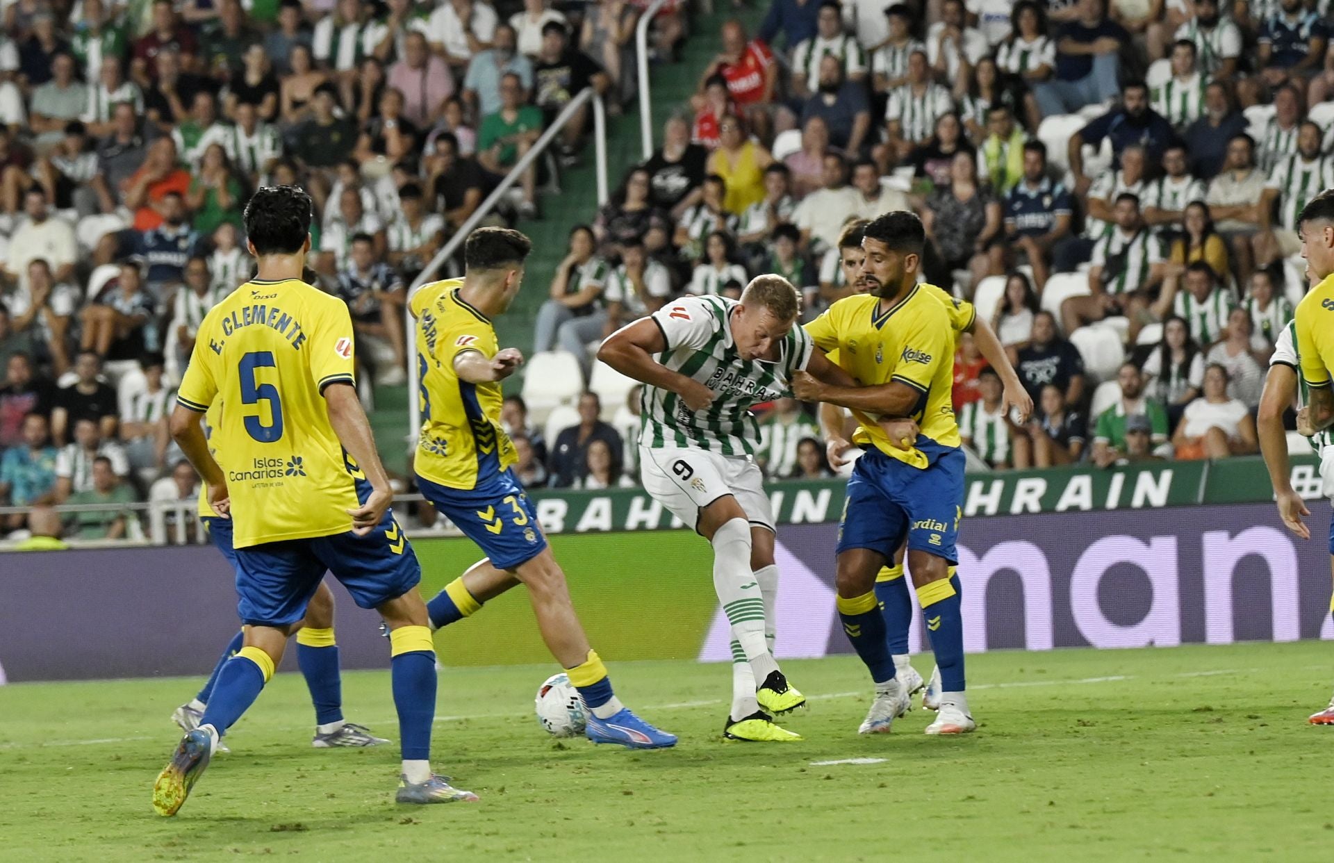 La dolorosa derrota del Córdoba ante Las Palmas, en imágenes