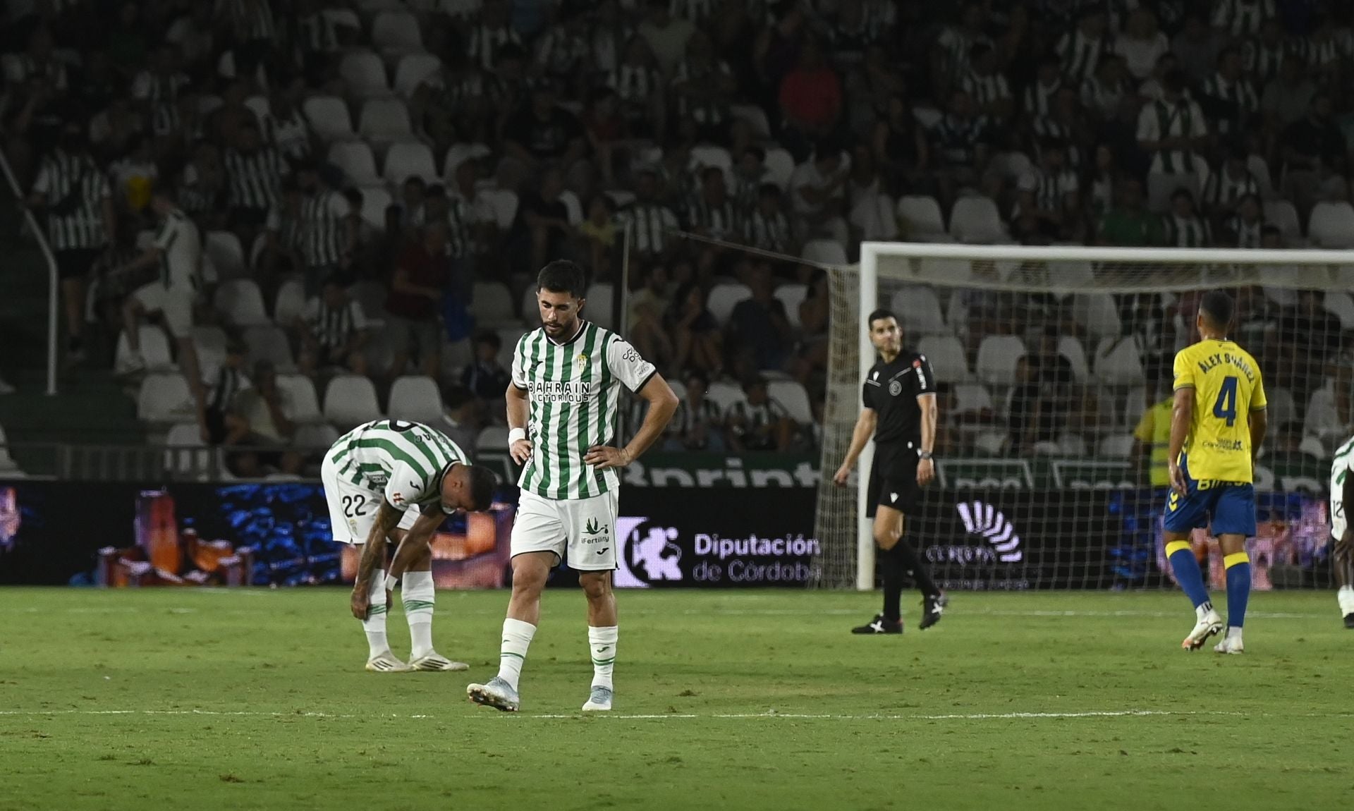 La dolorosa derrota del Córdoba ante Las Palmas, en imágenes