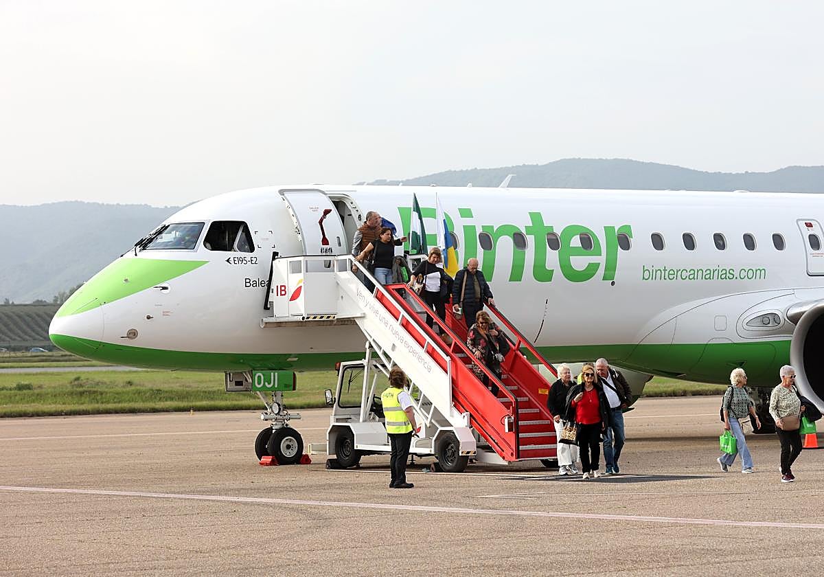 Primer vuelo de Binter que aterrizó en el aeropuerto de Córdoba el 1 de abril