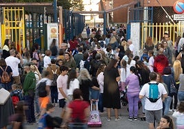 Llega a Madrid el curso en que los alumnos de ESO se quedarán en el colegio