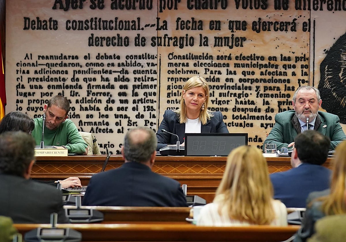 La senadora popular Inmaculada Hernández ha exigido explicaciones al PSOE