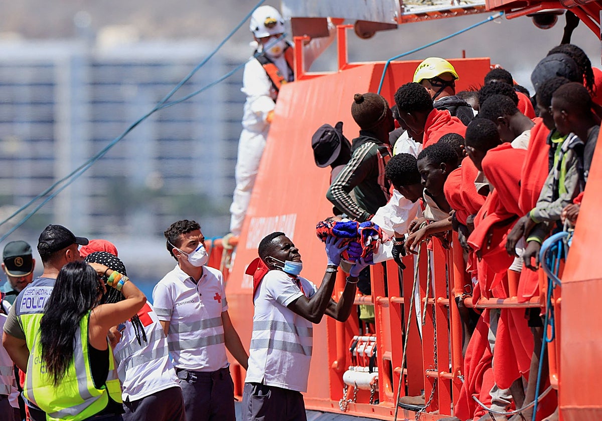 Andalucía estudia presentar un recurso contra el decreto sobre la capacidad ordinaria de acogida de los menores migrantes