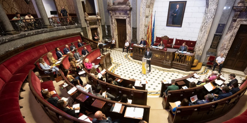 La 'ONG del catalán' trata de frenar la vuelta de la denominación oficial de Valencia en castellano