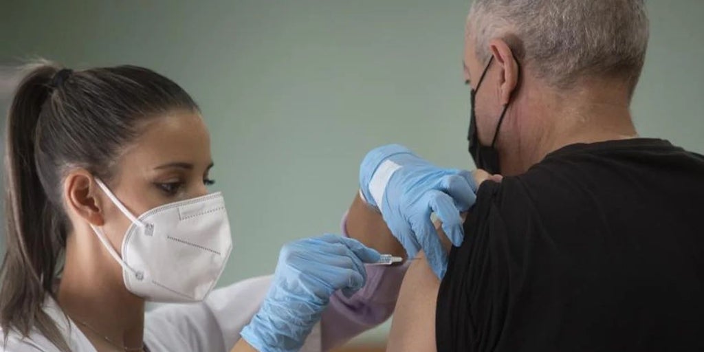 Cataluña se desmarca de Sanidad y mantiene en los 60 años la edad recomendada para vacunarse contra el Covid