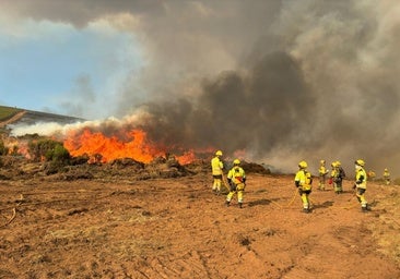 Varios expertos, sobre la «excepcionalidad» de los fuegos: «Es como querer parar una ola del mar con las manos»