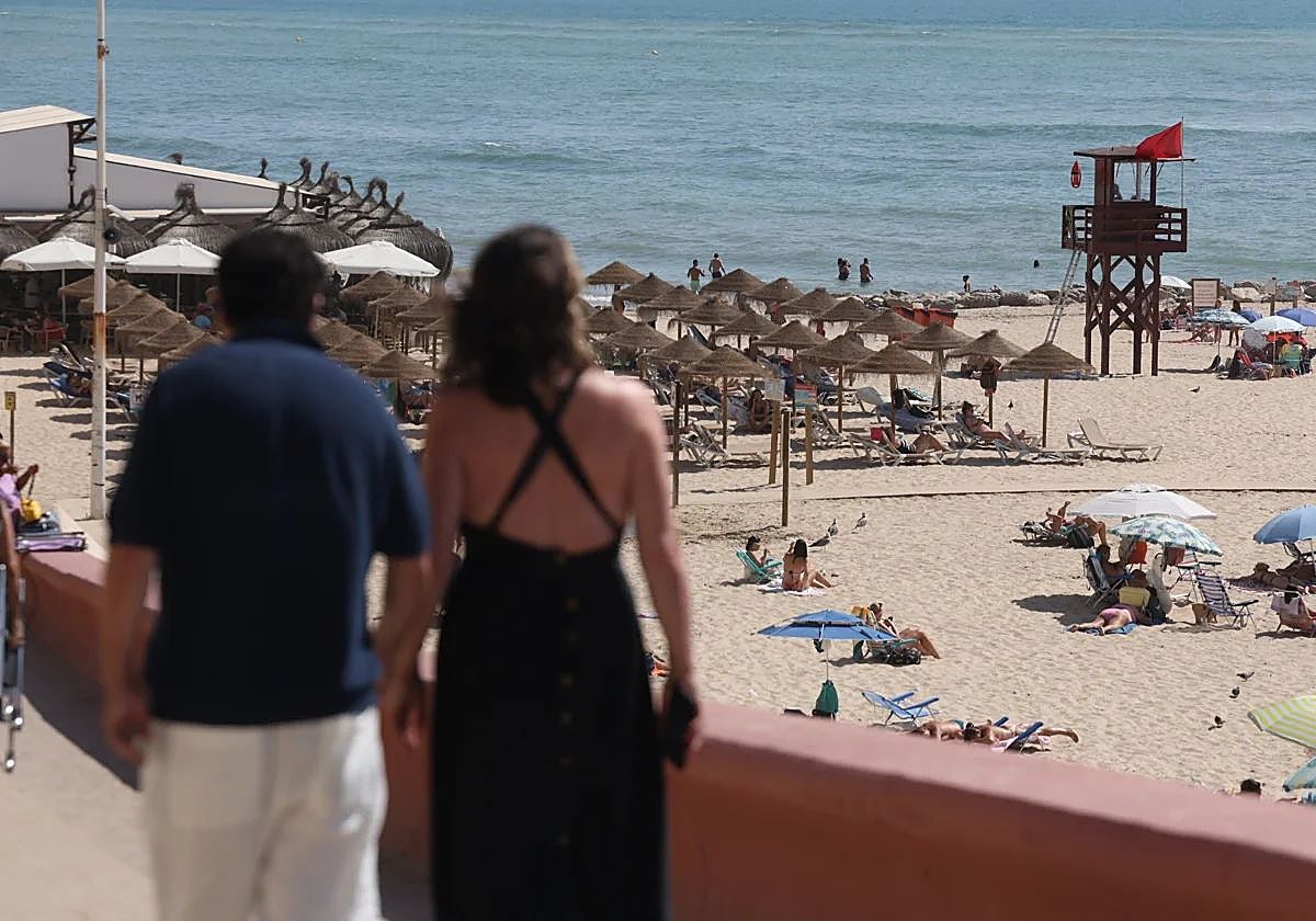 Una playa de Cádiz ayer