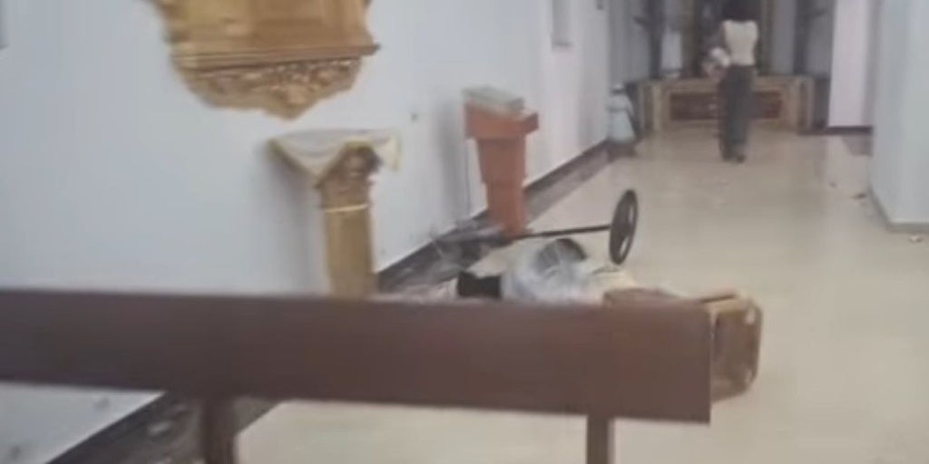 Una mujer con problemas psiquiátricos destroza dos imágenes religiosas en la iglesia de Yeles