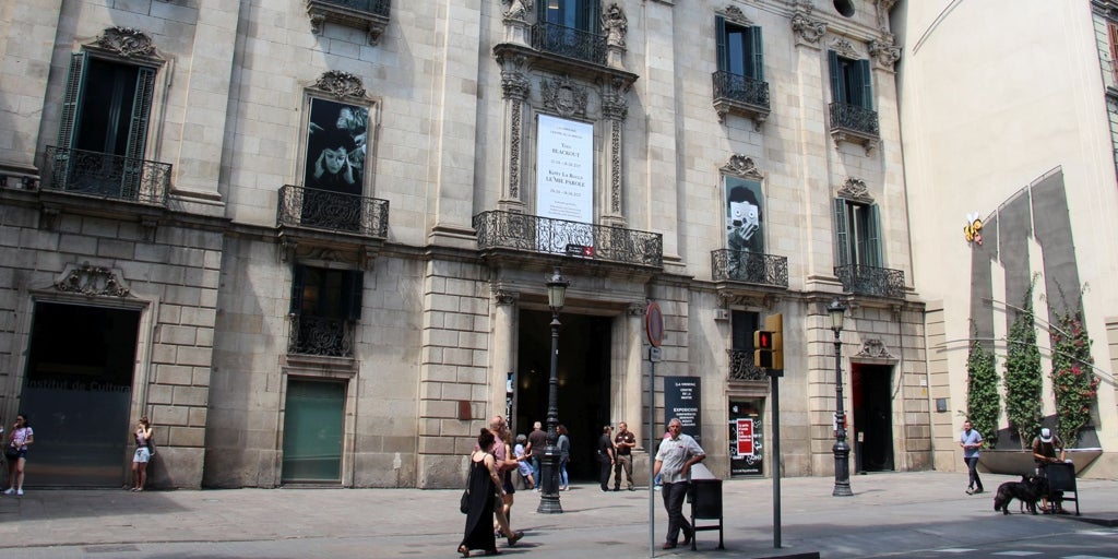 El palacio barroco del siglo XVIII declarado Monumento Nacional que puedes visitar gratis en Barcelona