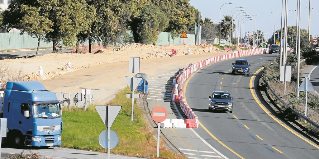 La Junta de Andalucía impulsa un plan con nuevos carriles bus en toda la región para reducir atascos