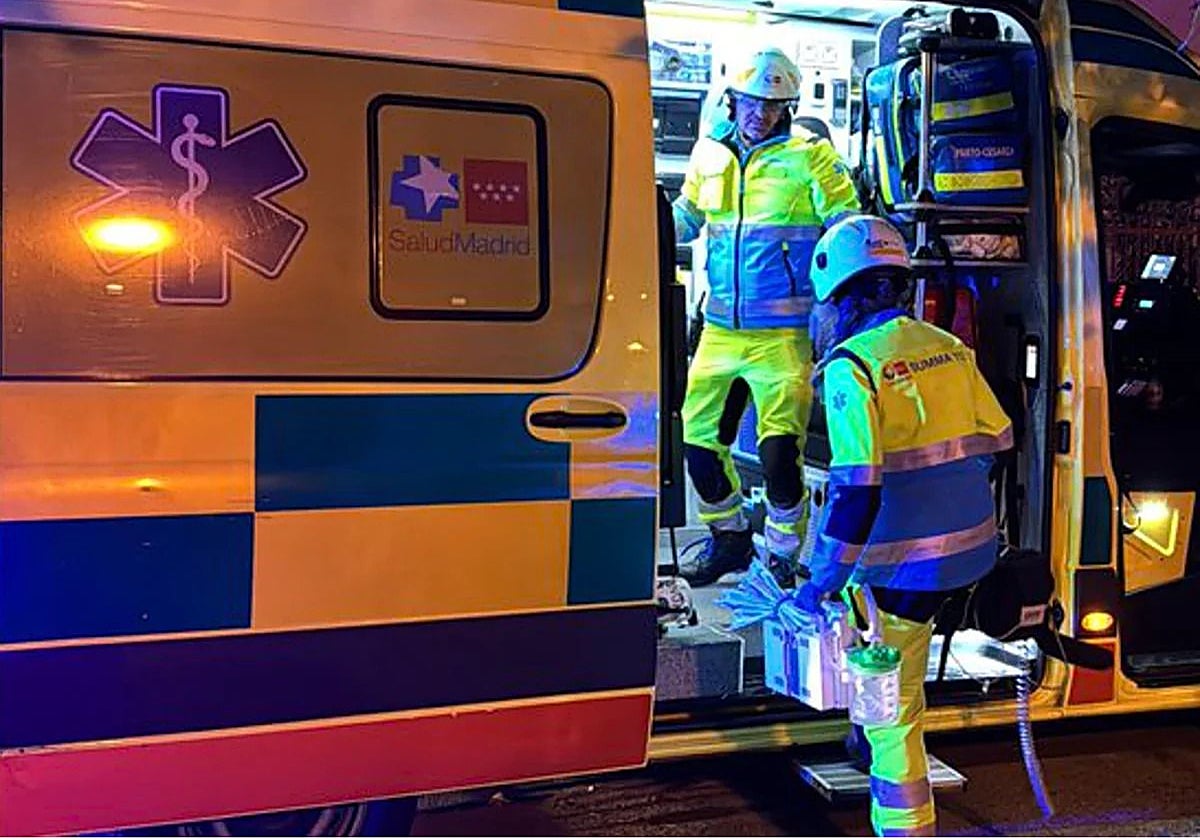 Una ambulancia del Summa 112 atiende un suceso