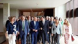 Mañueco pide «altura de miras» ante los fuegos: «No es momento de obtener réditos partidistas»