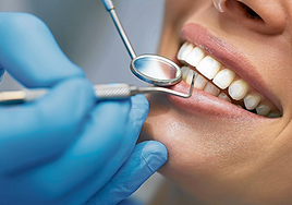 Dentistas españoles en alerta por el auge del turismo dental en Marruecos: «Es una mezcla explosiva»