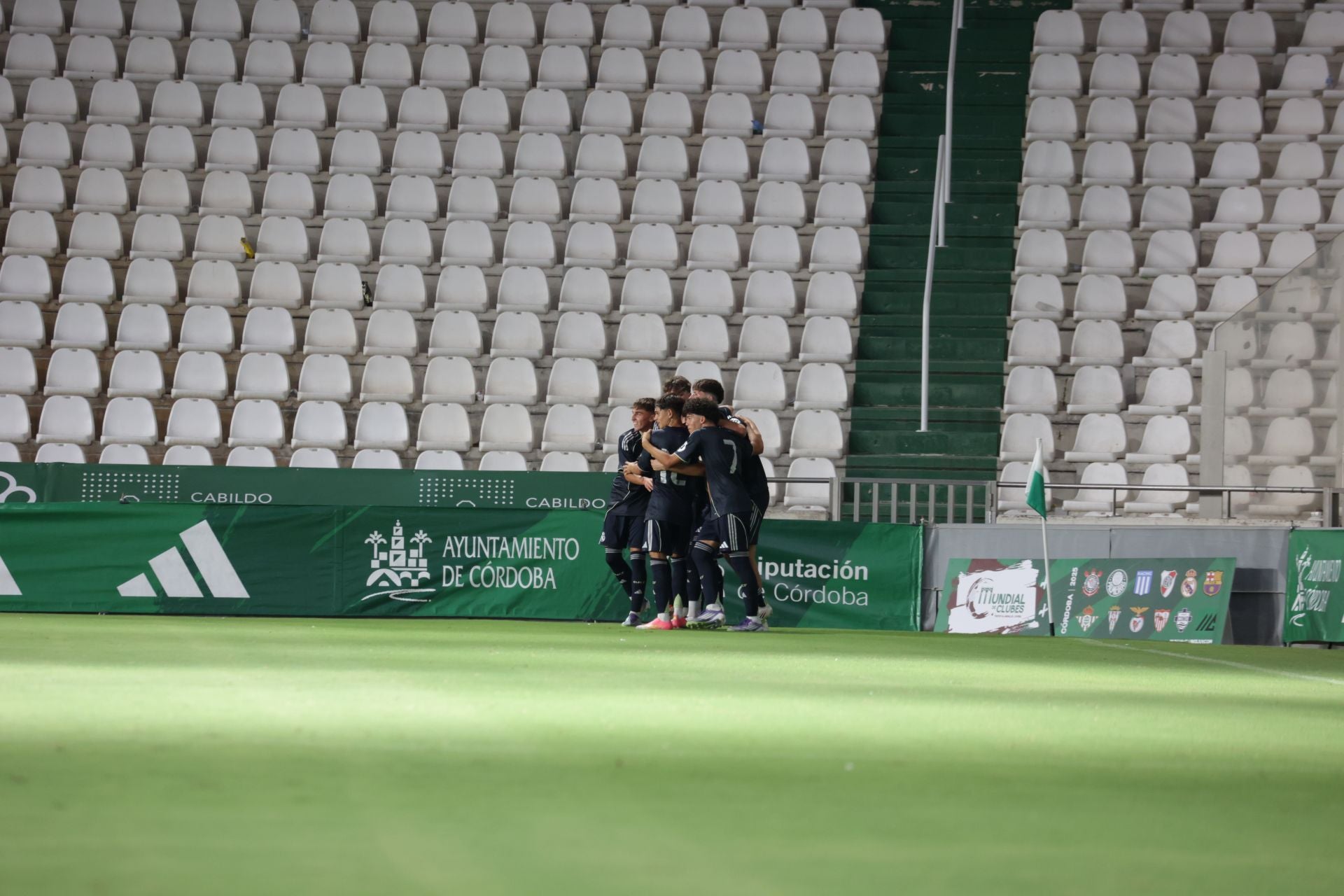 El Córdoba-Real Madrid de inicio del Mundial de Clubs Juvenil, en imágenes