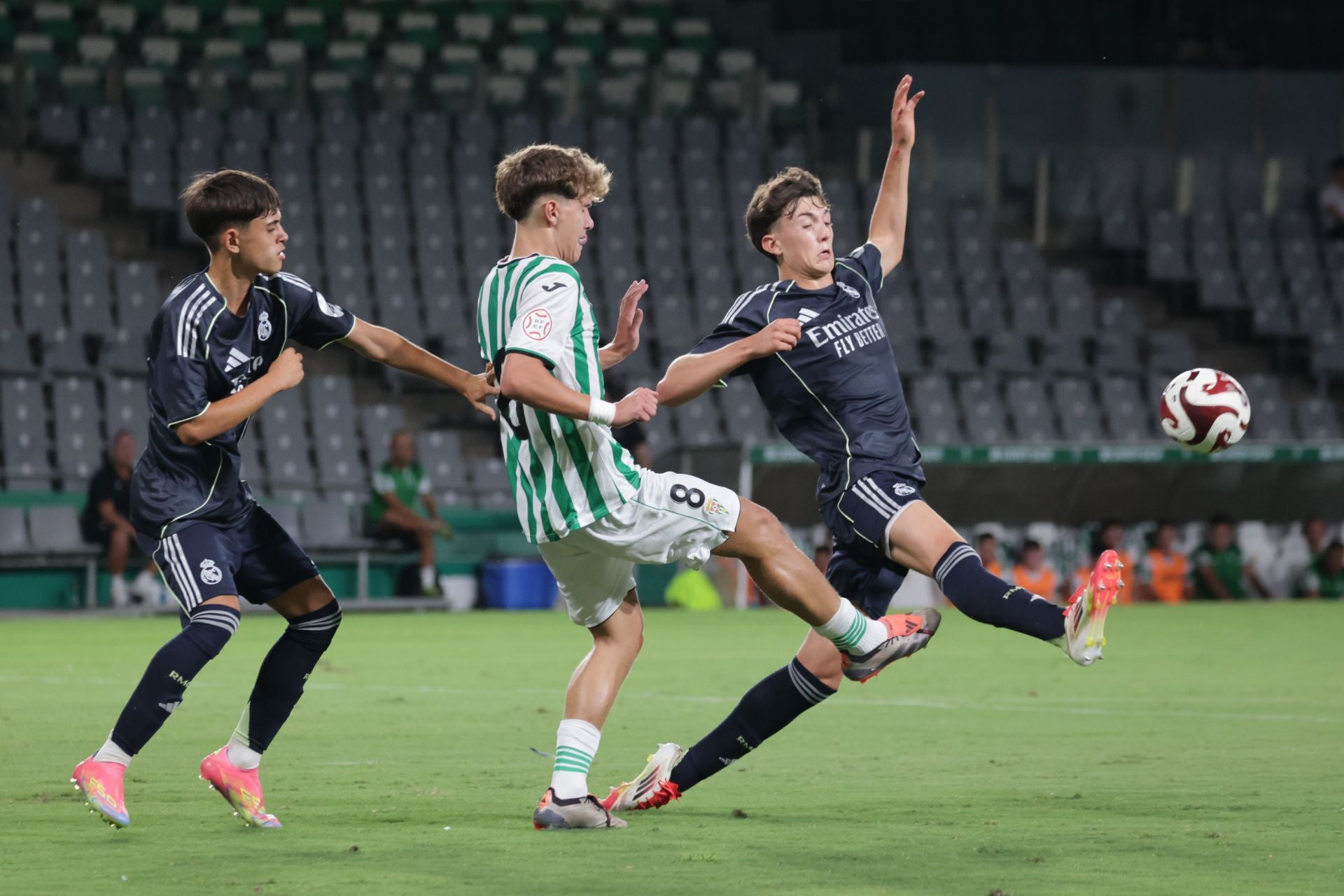 El Córdoba-Real Madrid de inicio del Mundial de Clubs Juvenil, en imágenes