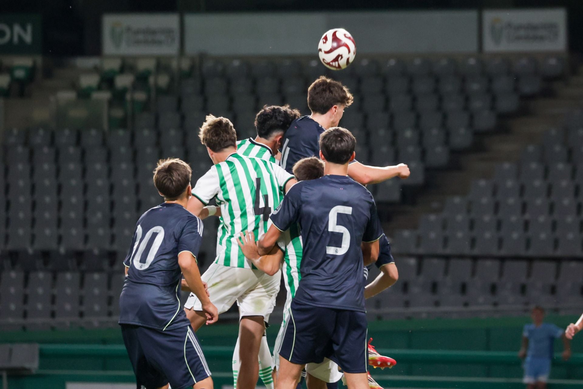 El Córdoba-Real Madrid de inicio del Mundial de Clubs Juvenil, en imágenes