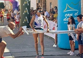 Abderrahmane Aferdi y Mariola Hernández ganan la Legua Nocturna de Alcabón (Toledo)