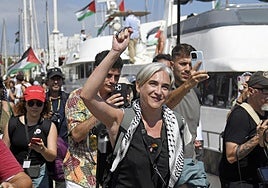 La flotilla hacia Gaza reemprenderá su ruta tras guarecerse durante la noche en el Puerto de Barcelona