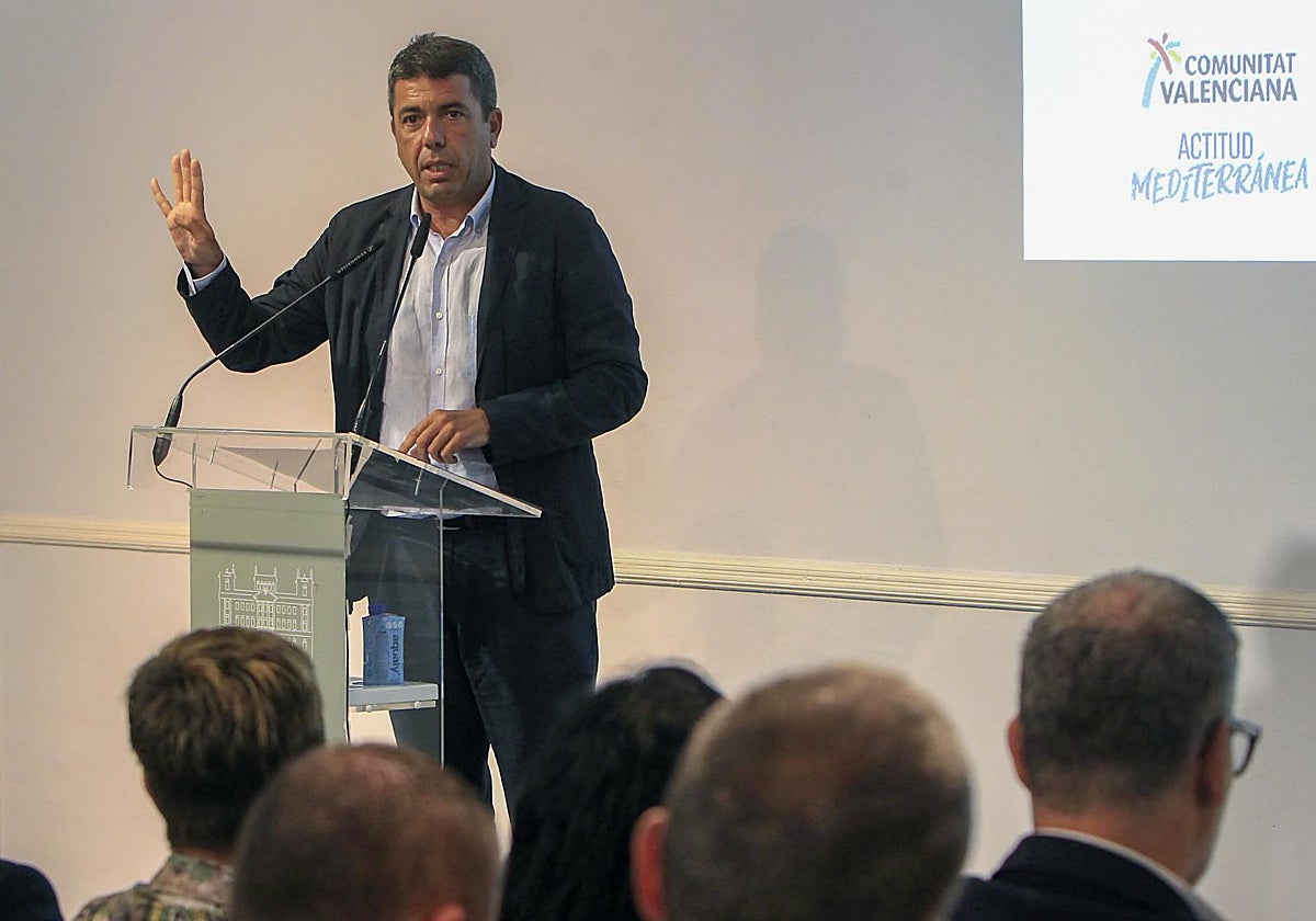 El presidente de la Generalitat Valenciana, Carlos Mazón, durante la presentación de la campaña turística #esoquetúmedas