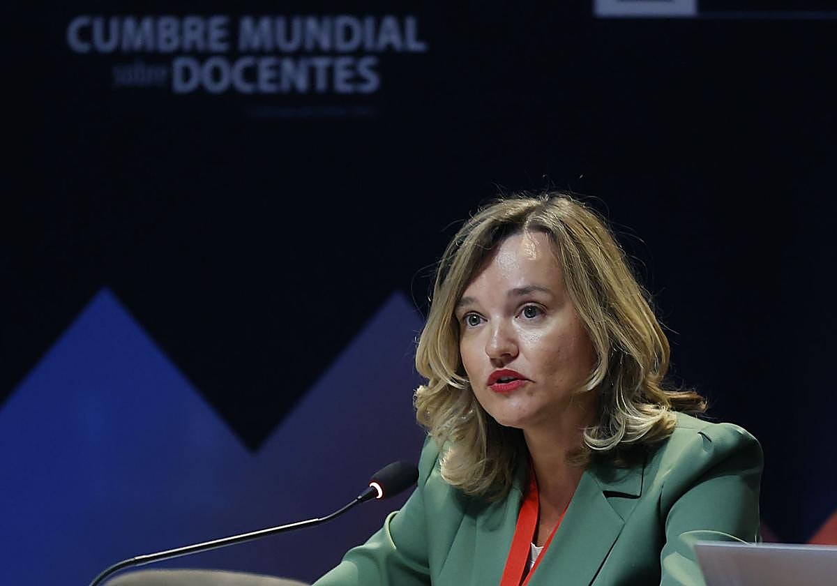 La ministra de Educación, Pilar Alegría, en la Cumbre Mundial de Docentes en Chile