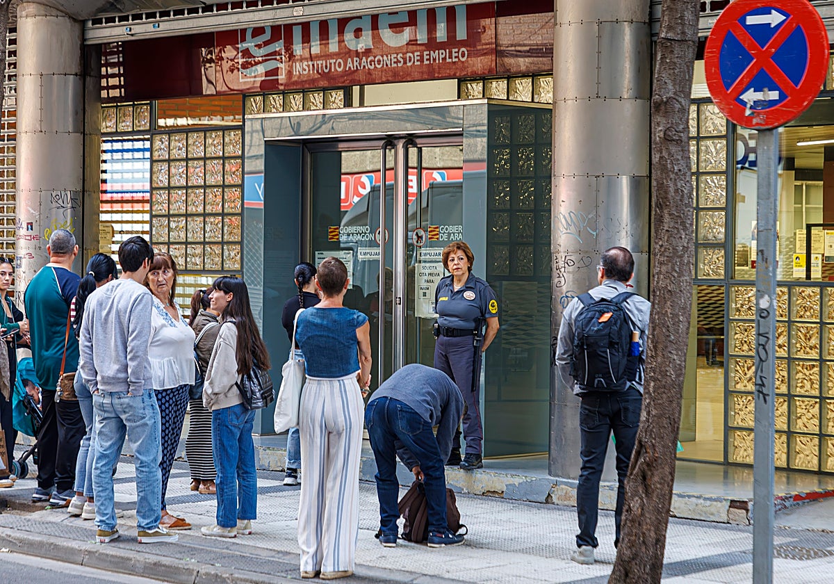 Oficina del Instituto Aragonés de Empleo, en Zaragoza