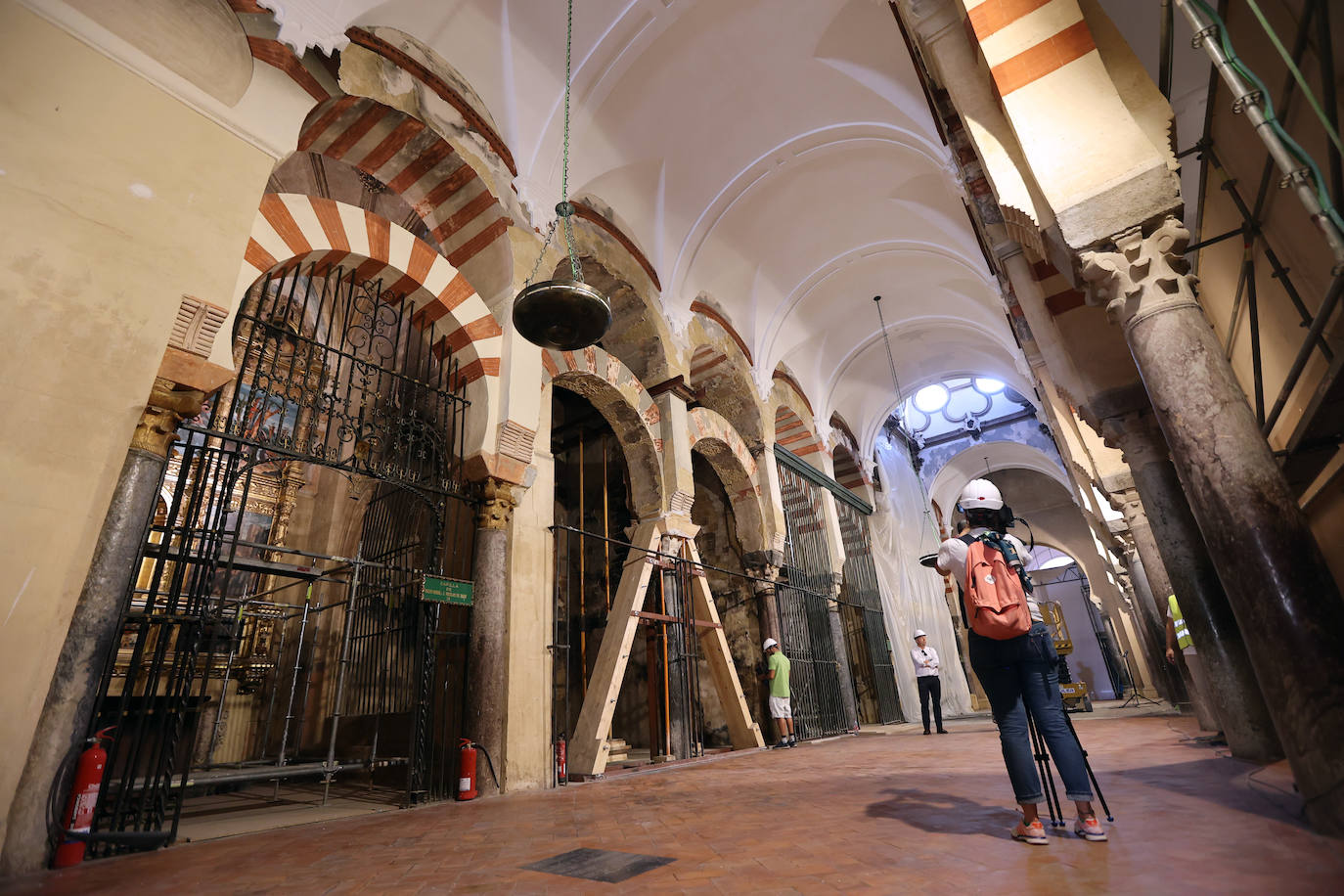 Los impactantes trabajos de emergencia en la Mezquita de Córdoba, en imágenes