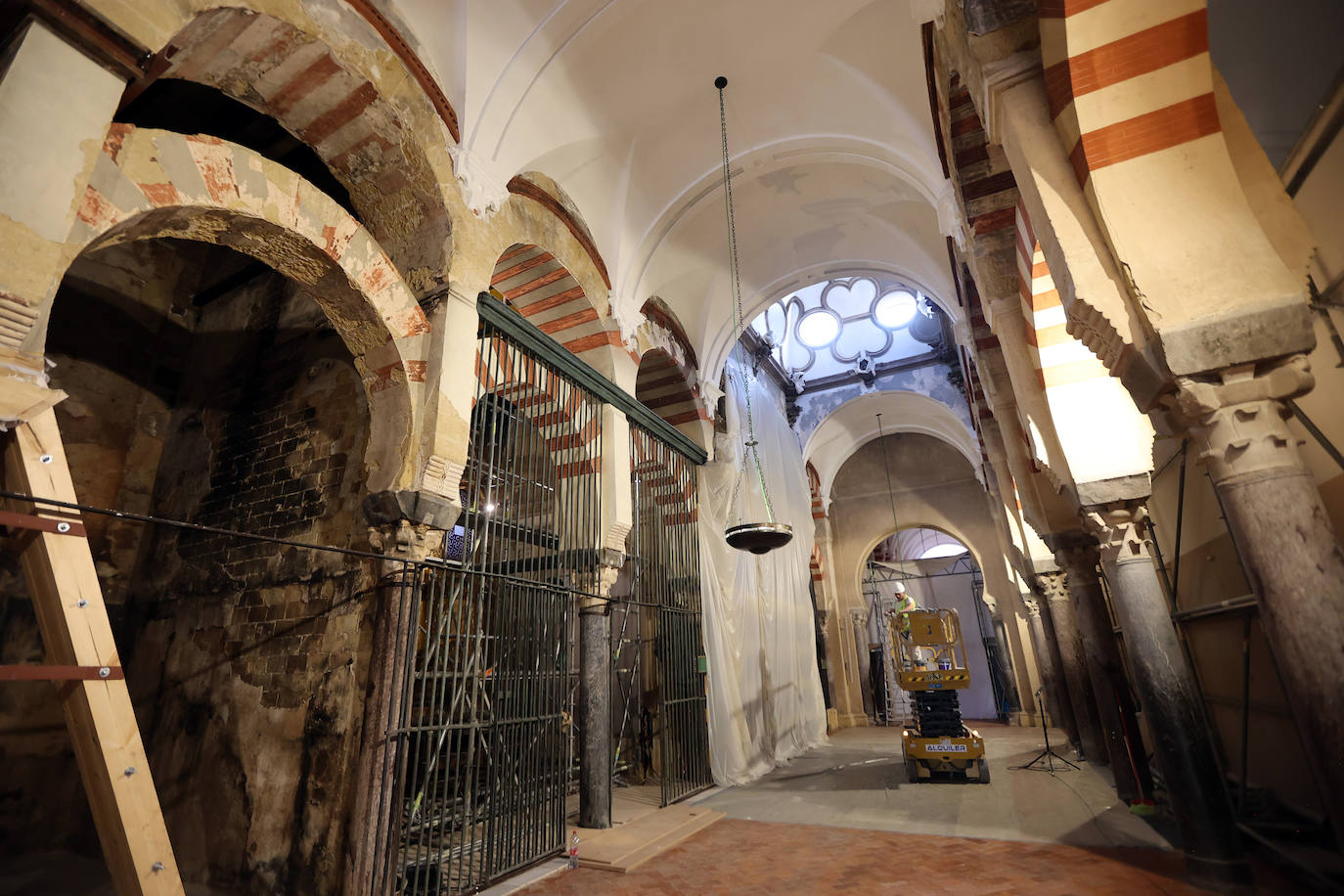Los impactantes trabajos de emergencia en la Mezquita de Córdoba, en imágenes