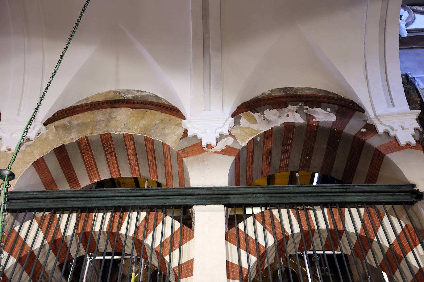 Los impactantes trabajos de emergencia en la Mezquita de Córdoba, en imágenes