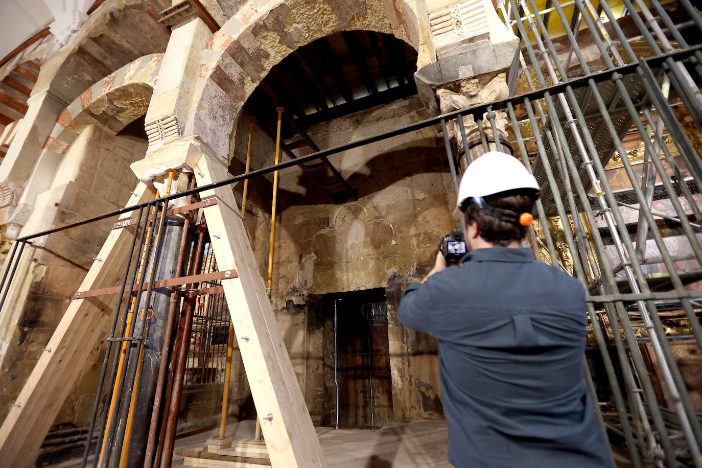 Los impactantes trabajos de emergencia en la Mezquita de Córdoba, en imágenes