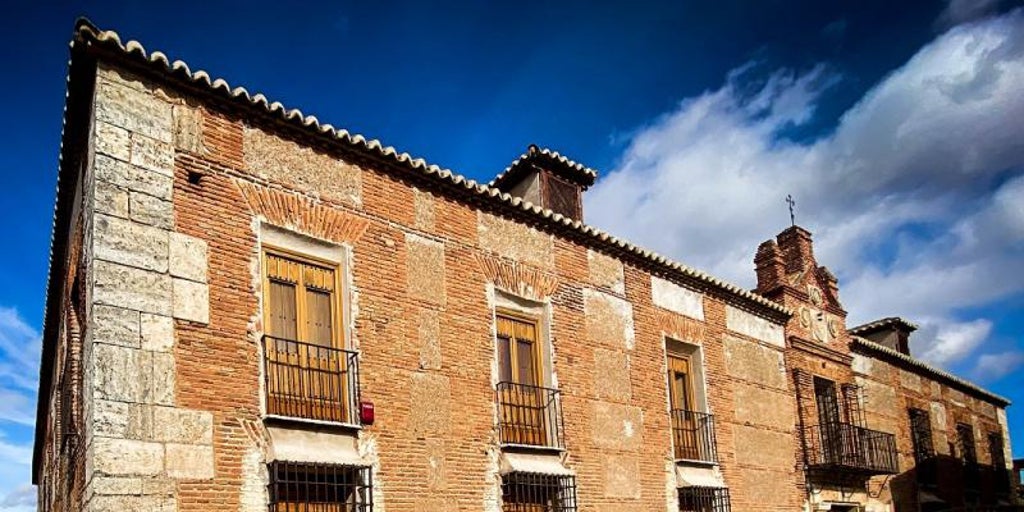 El Palacio de Clavería de Aldea del Rey acoge el II Hermanamiento Oretania de poetas de Euskadi y Castilla-La Mancha