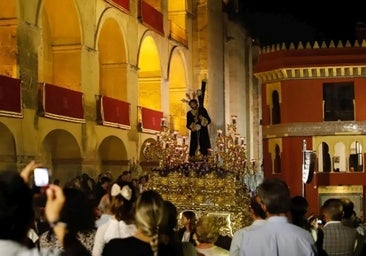 Las sillas de carrera oficial del Vía Crucis Magno de Córdoba se agotan a 40 días de la cita