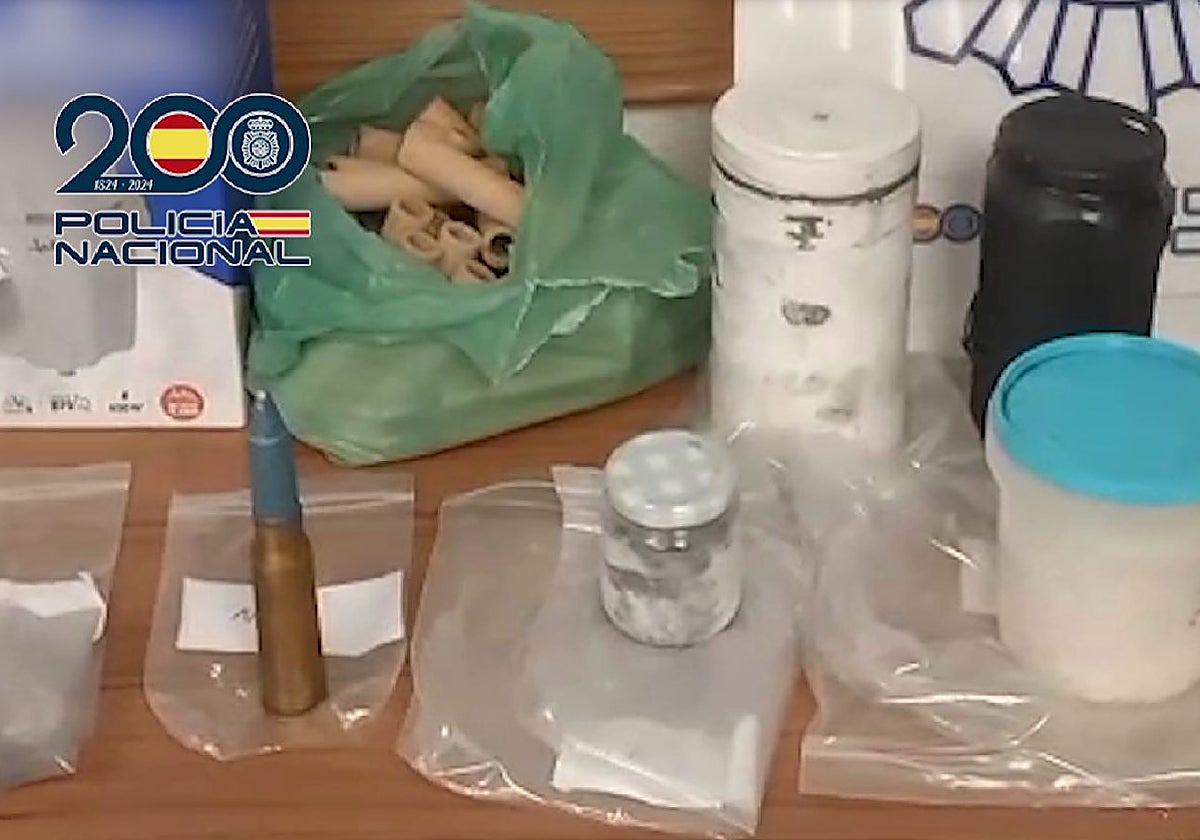 Sustancias y materiales incautados por la Policía Nacional de las viviendas del detenido