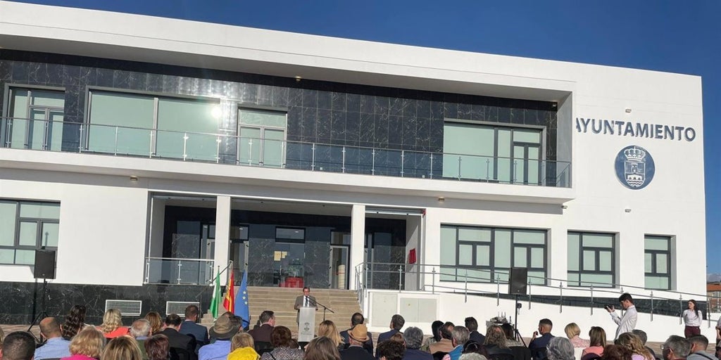 «Conocí a Ábalos cuando ya no era nada», afirma el alcalde granadino acusado de ser «catapultado» por el exministro