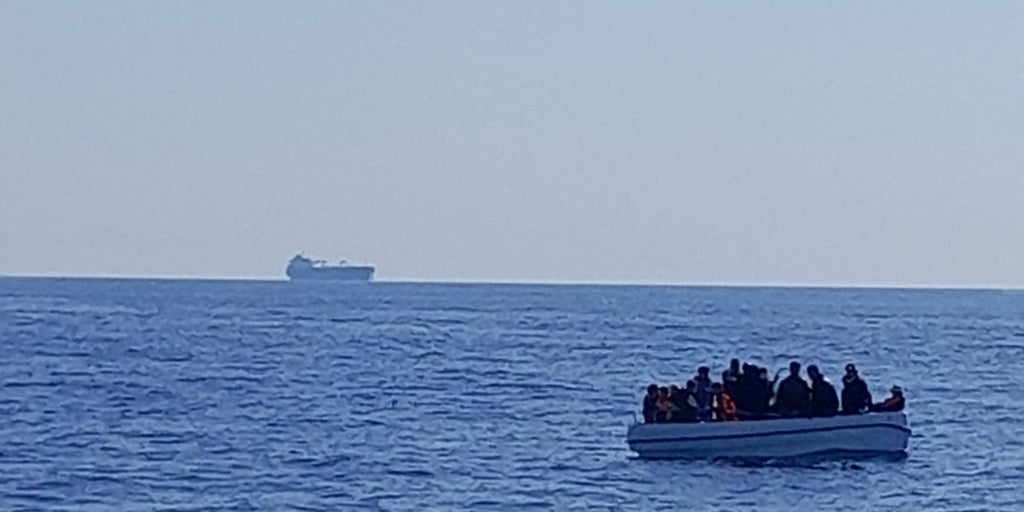 Tragedia en Almería: mueren siete migrantes que iban a bordo de pateras en aguas de Níjar y Carboneras