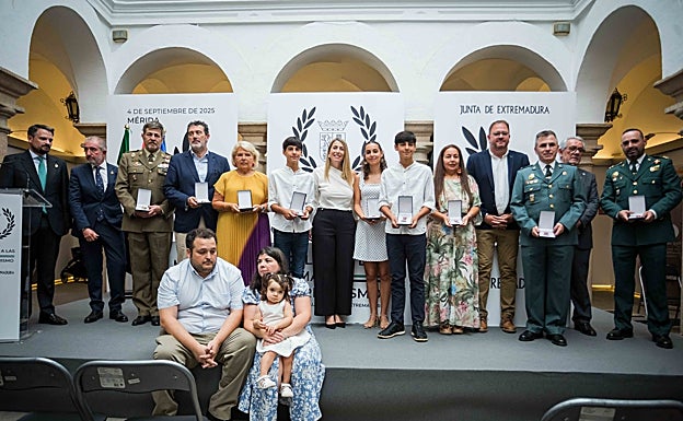 Foto de familia de los galardonados