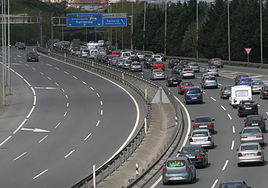 Nuevo agravio a Andalucía: el Gobierno inicia el tercer carril de la A-8 vasca mientras la A-7 sigue atascada en la costa mediterránea
