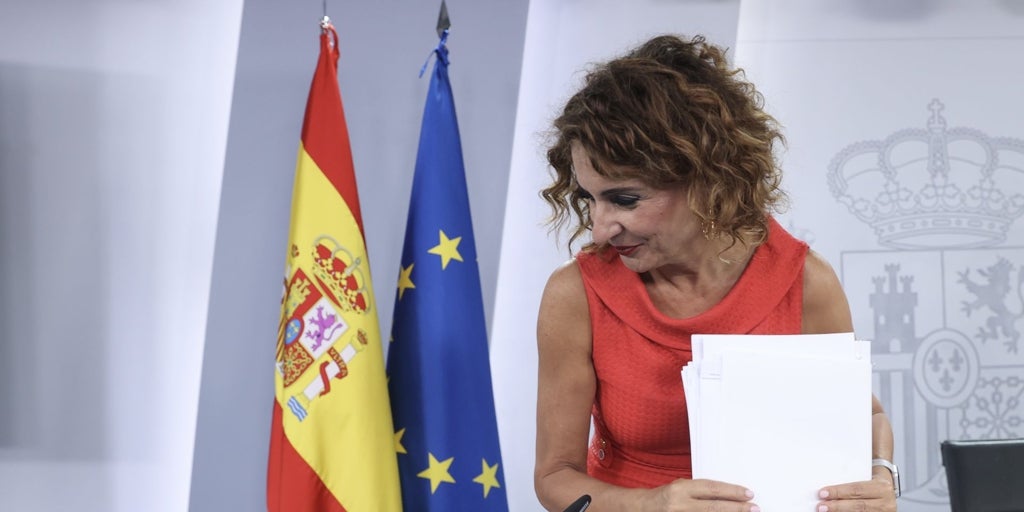 Montero ignora al PSOE que le exige irse ya a Andalucía