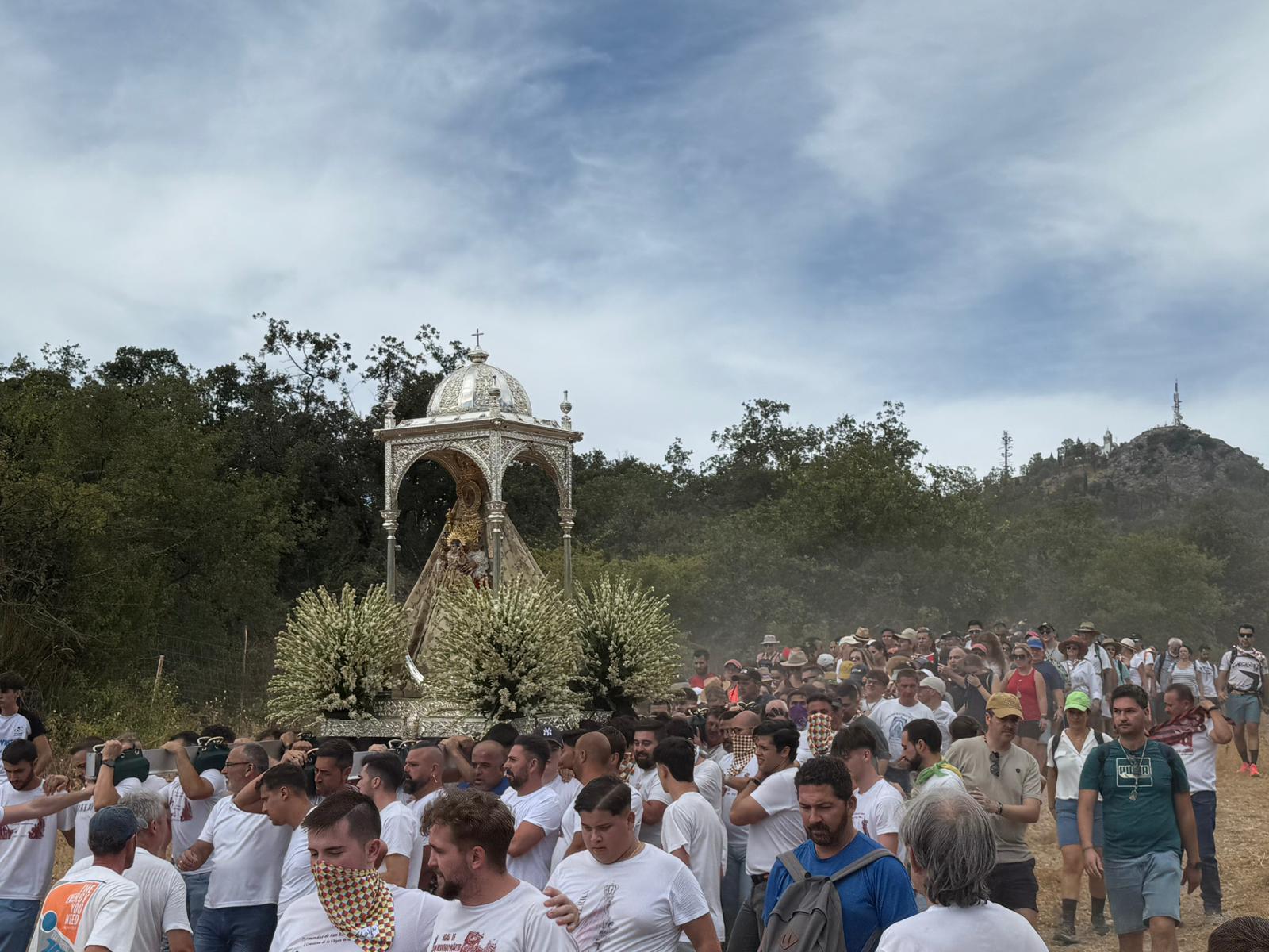 La emocionante &#039;Bajá&#039; de la Virgen de la Sierra de Cabra, en imágenes