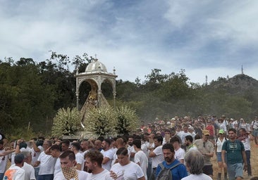 La emocionante 'Bajá' de la Virgen de la Sierra de Cabra, en imágenes