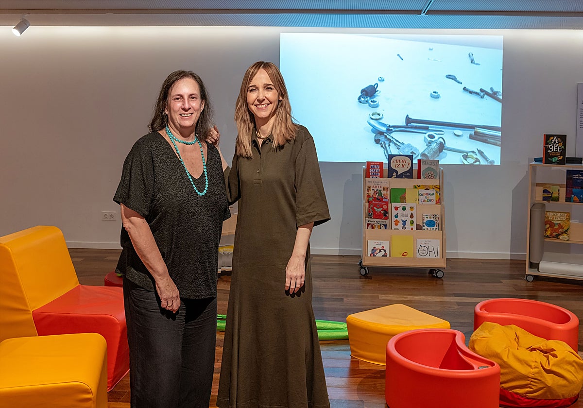 Imagen de la secretaria autonómica de Cultura, Pilar Tébar, y la directora del IVAM, Blanca de la Torre, en la presentación