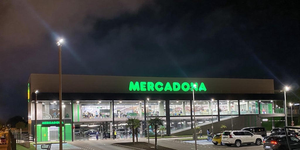 Mercadona busca personal para preparar pedidos en almacén con sueldos de 2.280 euros más complementos