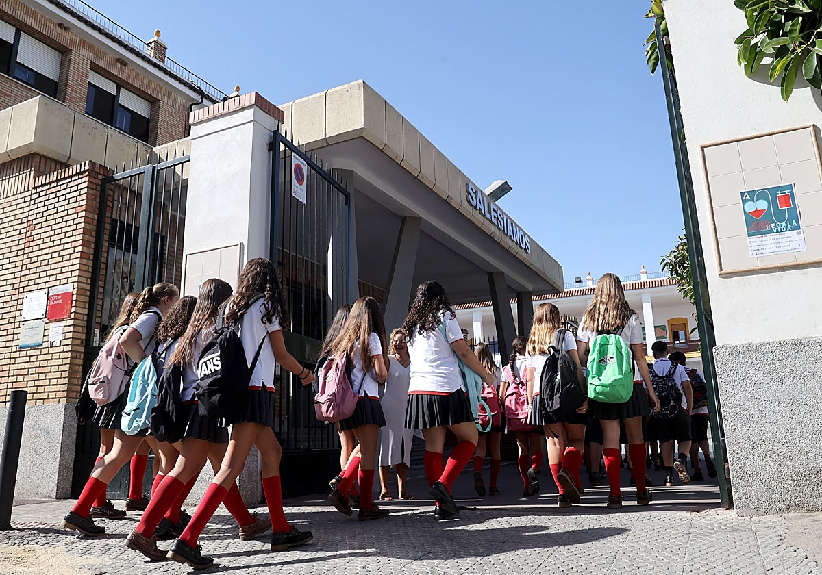 Los alumnos acuden al Colegio Salesianos en Córdoba