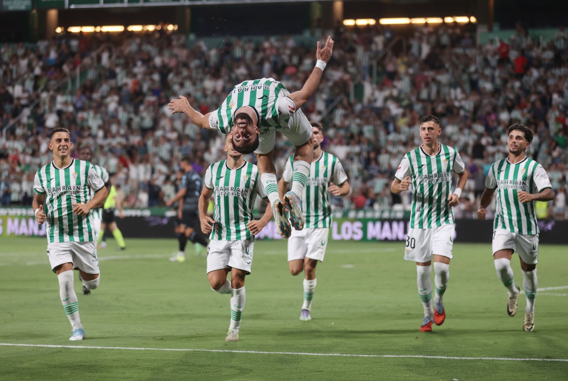 La inmensa alegría del primer triunfo del Córdoba CF esta temporada, en imágenes