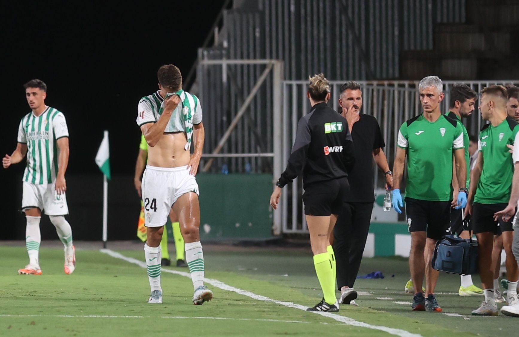 La inmensa alegría del primer triunfo del Córdoba CF esta temporada, en imágenes